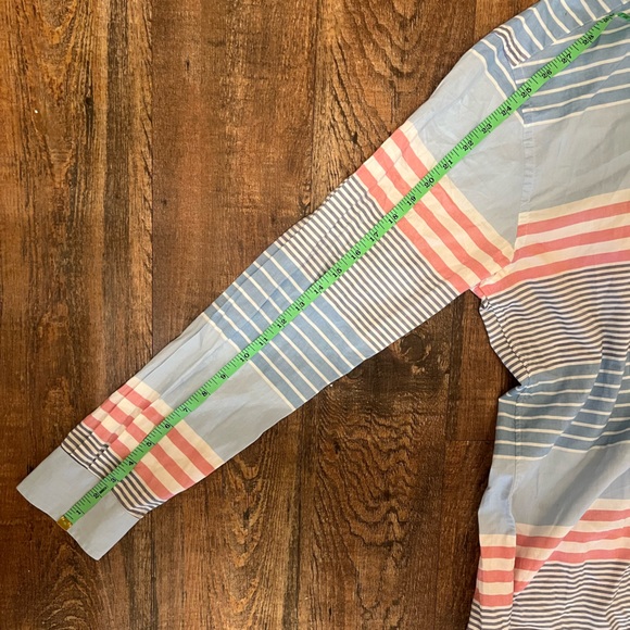 Vineyard Vines Blue and Pink Casual Button Down Shirt - Picture 8 of 9